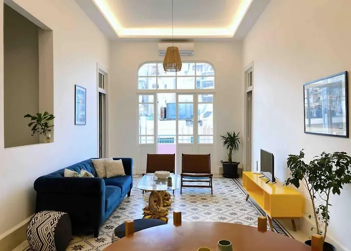 Nicely Tiled Apt Beirut 4Br