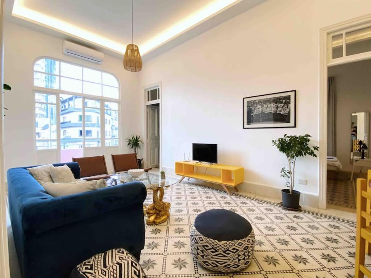 Nicely Tiled 4br Apartment