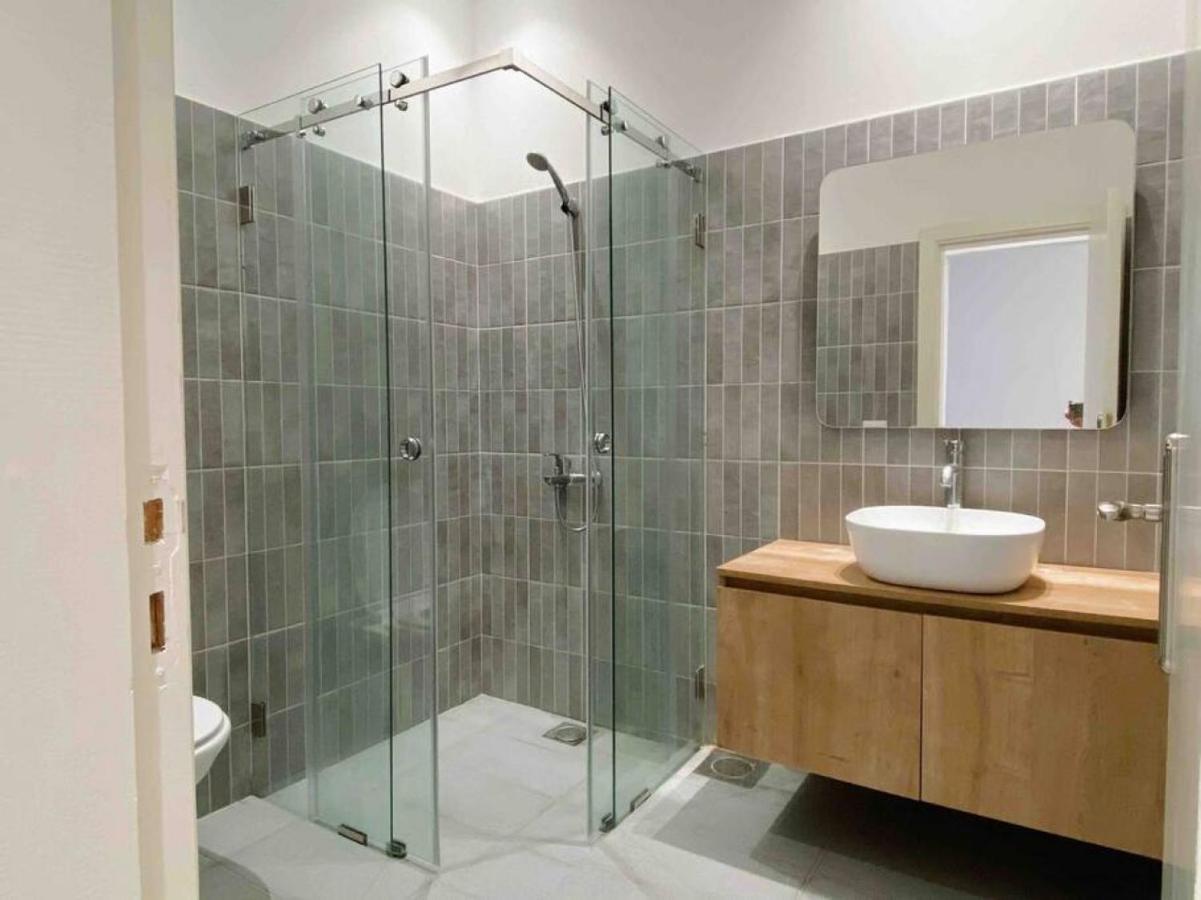 Apartment Nicely Tiled 4br *