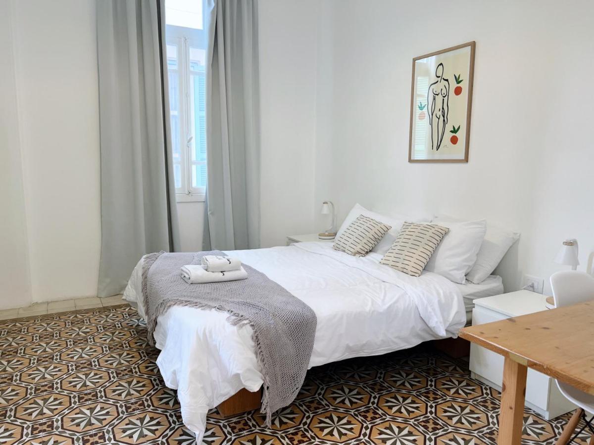 Nicely Tiled 4br